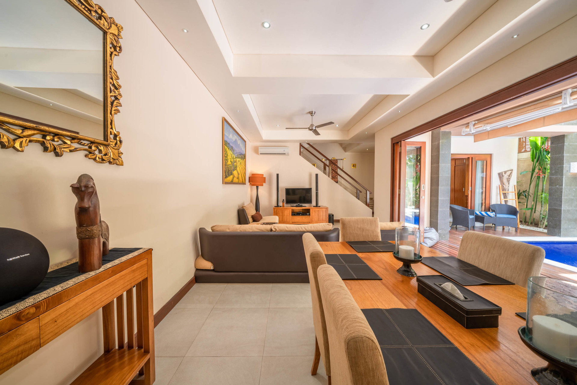 Stellen Sie sich vor, Ihre Familie mietet eine luxuriöse Ferienvilla mit 3 Schlafzimmern in der Nähe von Kabupaten Badung Double Six Beach, Bali Villa 2105