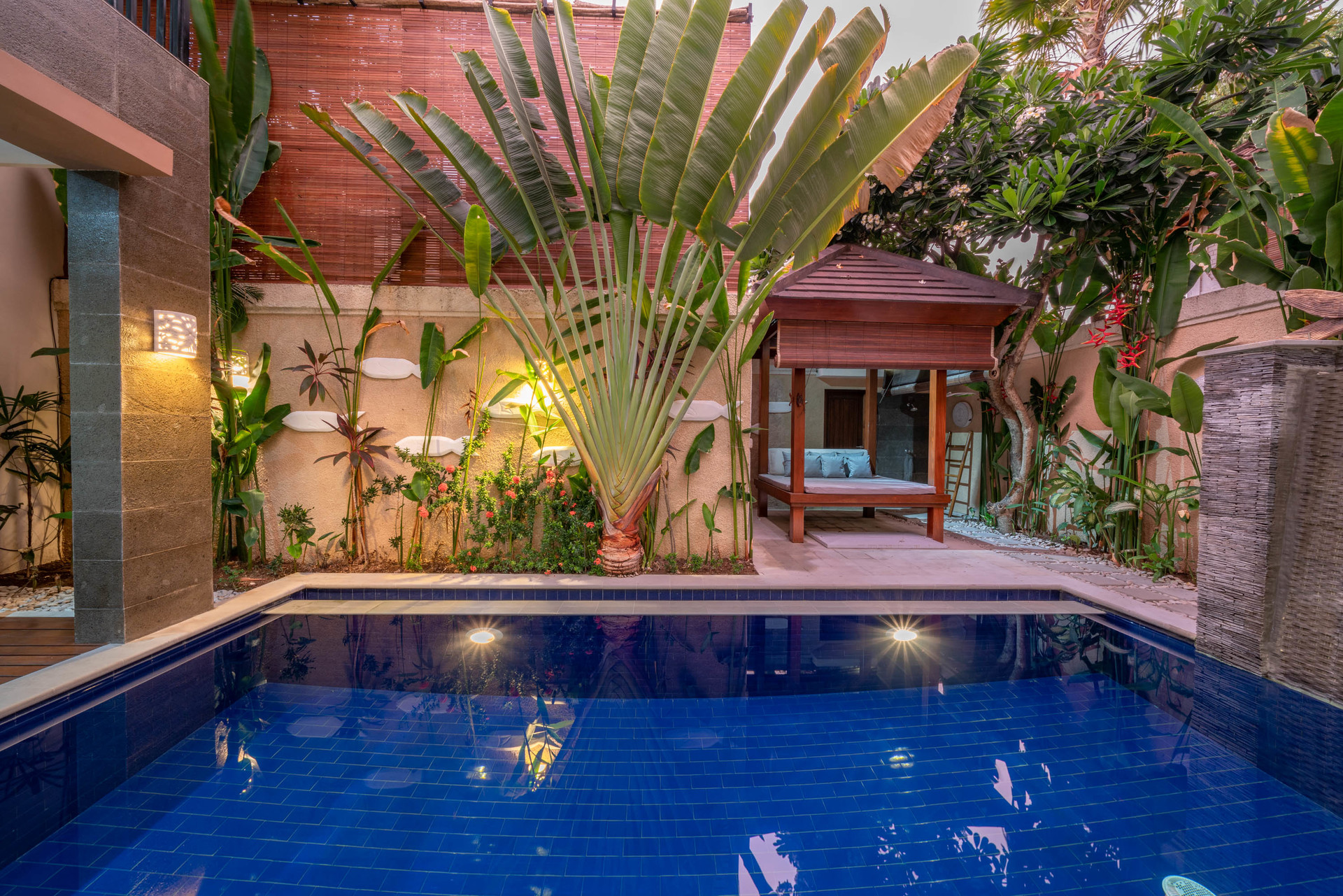 Stellen Sie sich vor, Ihre Familie mietet eine luxuriöse Ferienvilla mit 3 Schlafzimmern in der Nähe von Kabupaten Badung Double Six Beach, Bali Villa 2105