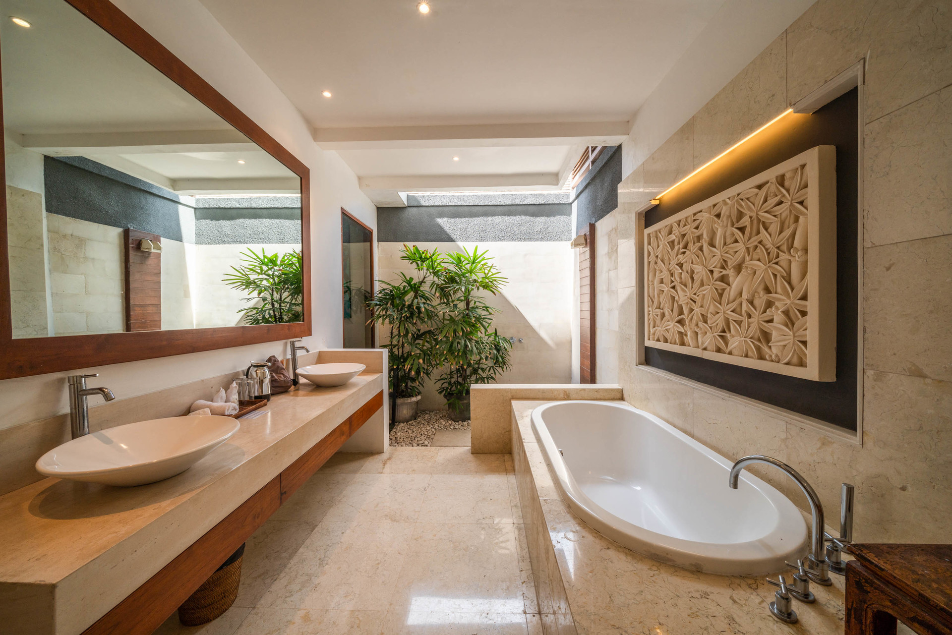 Der komplette Leitfaden zur Anmietung Ihrer exklusiven Ferienvilla in Kabupaten Badung mit privatem Pool und vollem Personal, Bali Villa 2113