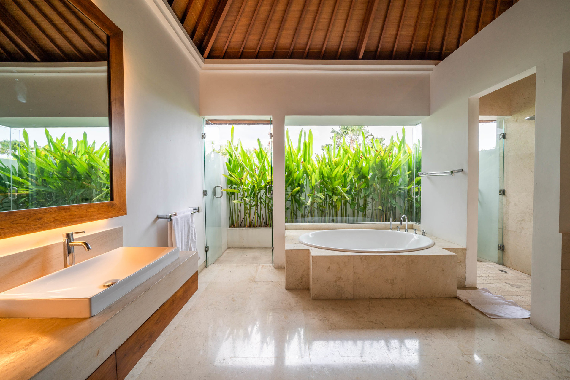 Der komplette Leitfaden zur Anmietung Ihrer exklusiven Ferienvilla in Kabupaten Badung mit privatem Pool und vollem Personal, Bali Villa 2113