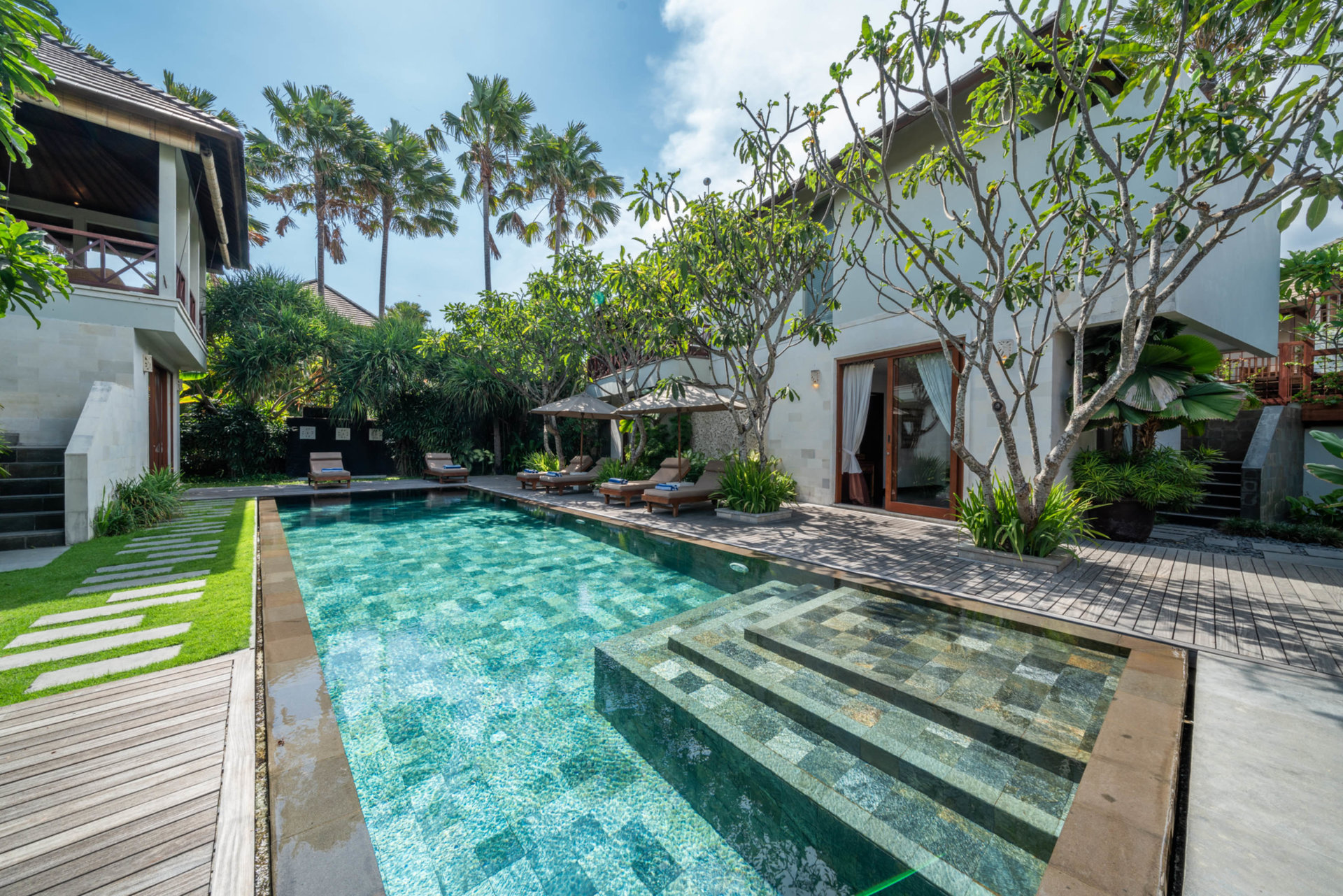 Der komplette Leitfaden zur Anmietung Ihrer exklusiven Ferienvilla in Kabupaten Badung mit privatem Pool und vollem Personal, Bali Villa 2113