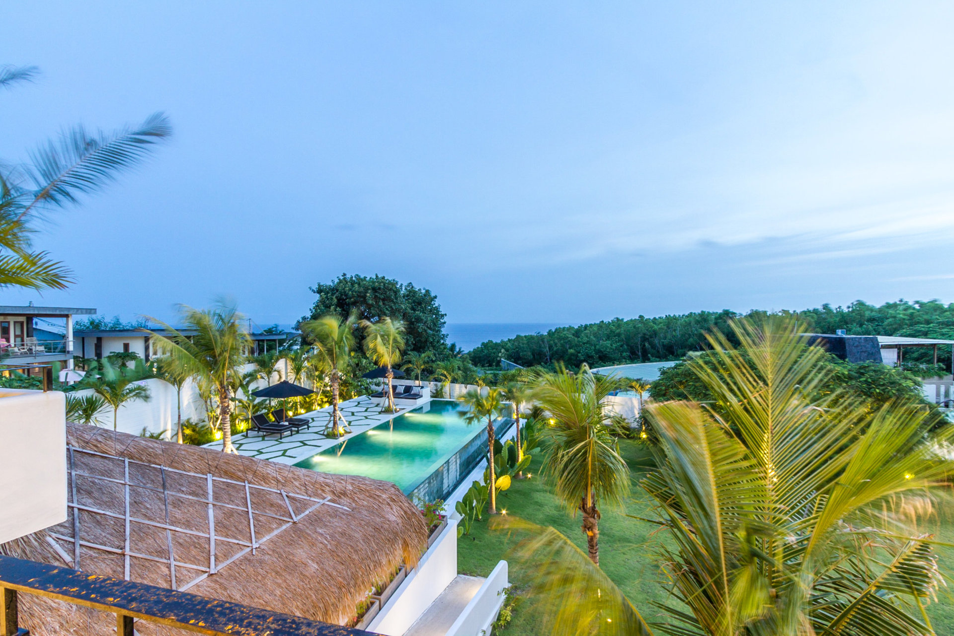 Stellen Sie sich vor, Ihre Familie mietet eine luxuriöse Ferienvilla mit 5 Schlafzimmern und atemberaubendem Meerblick, Bali Villa 2114