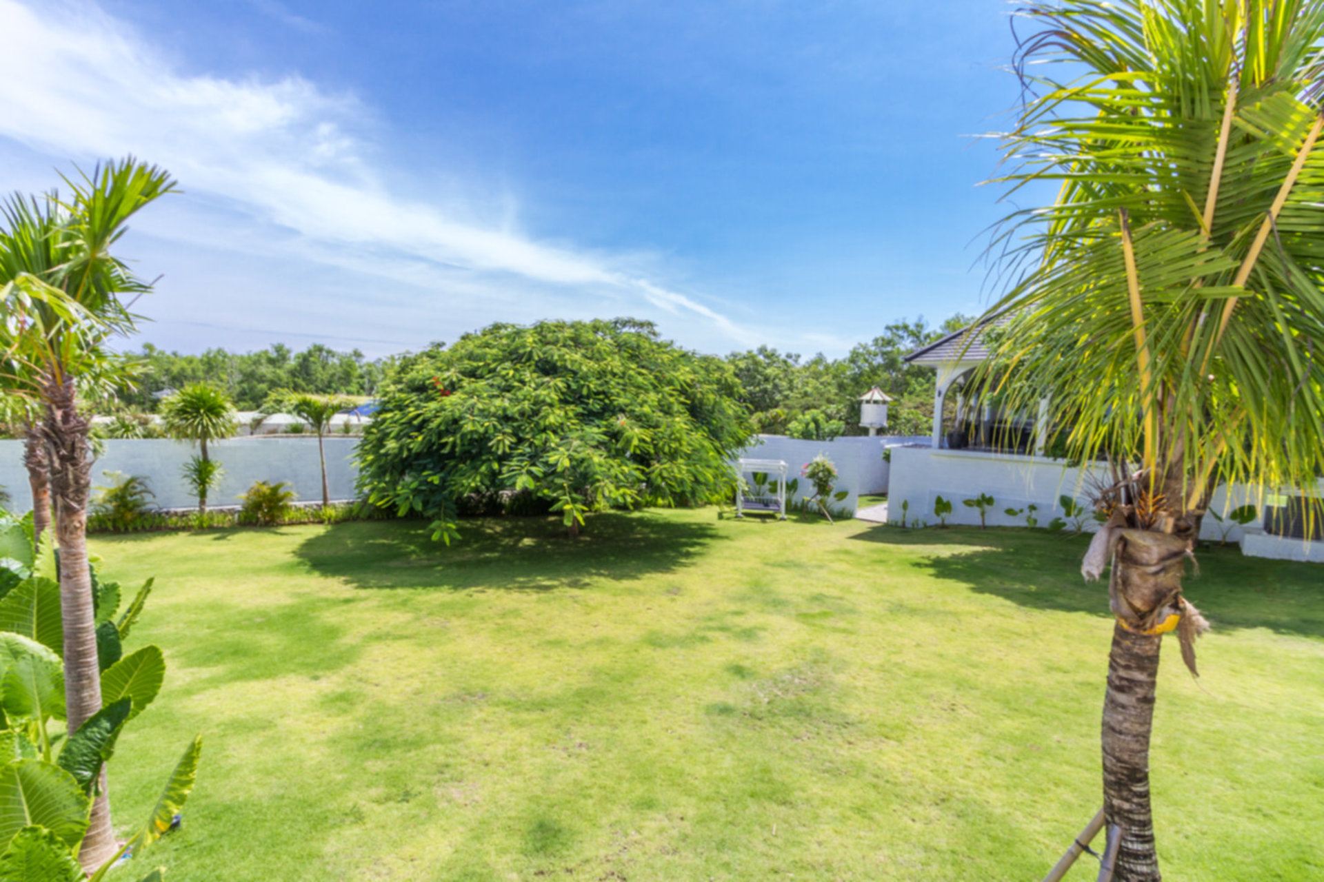 Stellen Sie sich vor, Ihre Familie mietet eine luxuriöse Ferienvilla mit 5 Schlafzimmern und atemberaubendem Meerblick, Bali Villa 2114