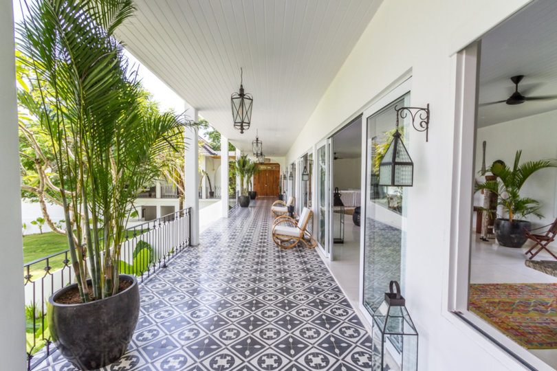 Stellen Sie sich vor, Ihre Familie mietet eine luxuriöse Ferienvilla mit 5 Schlafzimmern und atemberaubendem Meerblick, Bali Villa 2114