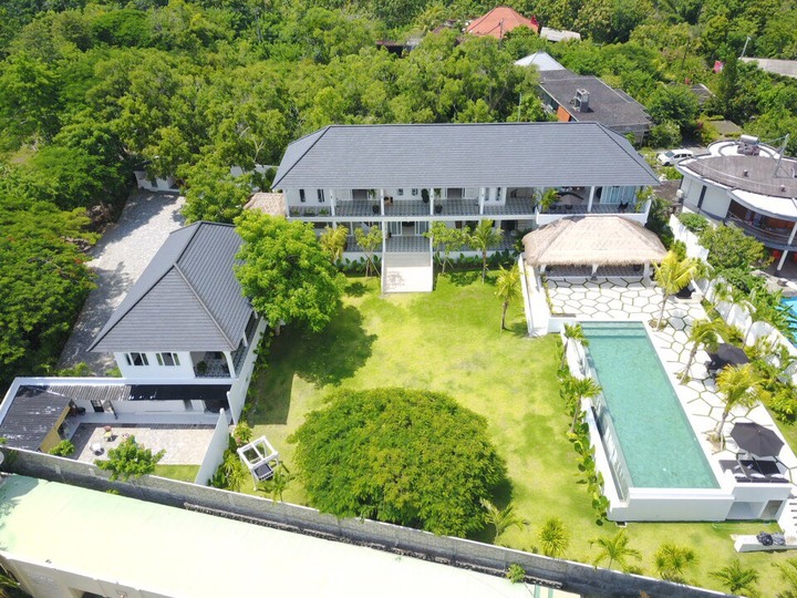 Stellen Sie sich vor, Ihre Familie mietet eine luxuriöse Ferienvilla mit 5 Schlafzimmern und atemberaubendem Meerblick, Bali Villa 2114