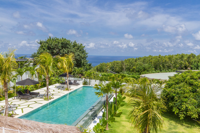 Stellen Sie sich vor, Ihre Familie mietet eine luxuriöse Ferienvilla mit 5 Schlafzimmern und atemberaubendem Meerblick, Bali Villa 2114
