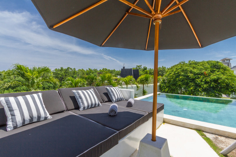 Stellen Sie sich vor, Ihre Familie mietet eine luxuriöse Ferienvilla mit 5 Schlafzimmern und atemberaubendem Meerblick, Bali Villa 2114