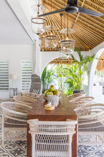 Stellen Sie sich vor, Ihre Familie mietet eine luxuriöse Ferienvilla mit 5 Schlafzimmern und atemberaubendem Meerblick, Bali Villa 2114