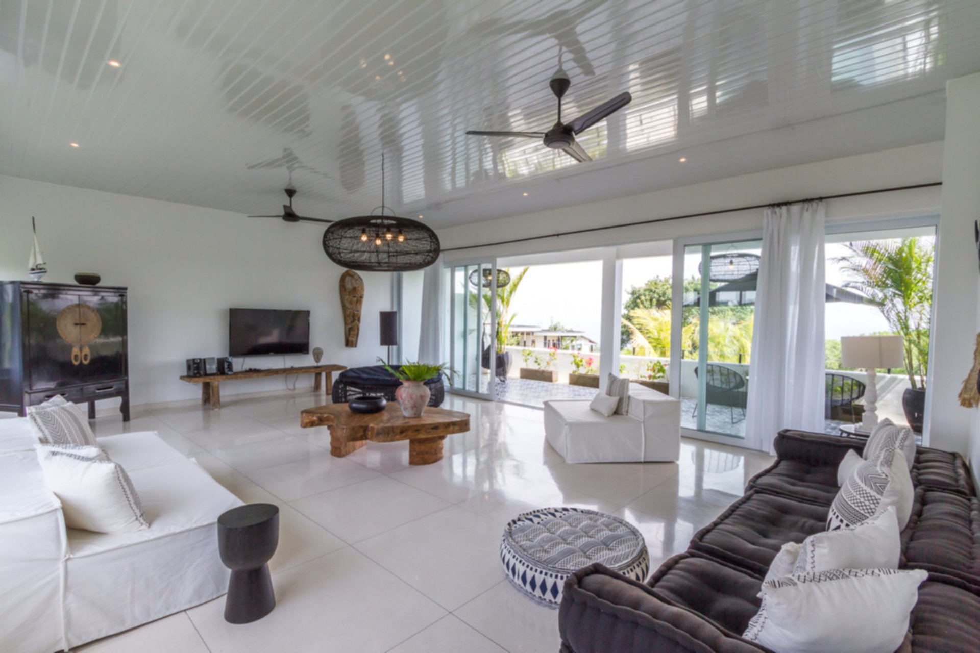 Stellen Sie sich vor, Ihre Familie mietet eine luxuriöse Ferienvilla mit 5 Schlafzimmern und atemberaubendem Meerblick, Bali Villa 2114