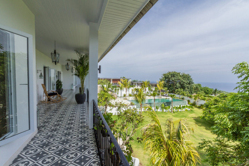 Stellen Sie sich vor, Ihre Familie mietet eine luxuriöse Ferienvilla mit 5 Schlafzimmern und atemberaubendem Meerblick, Bali Villa 2114