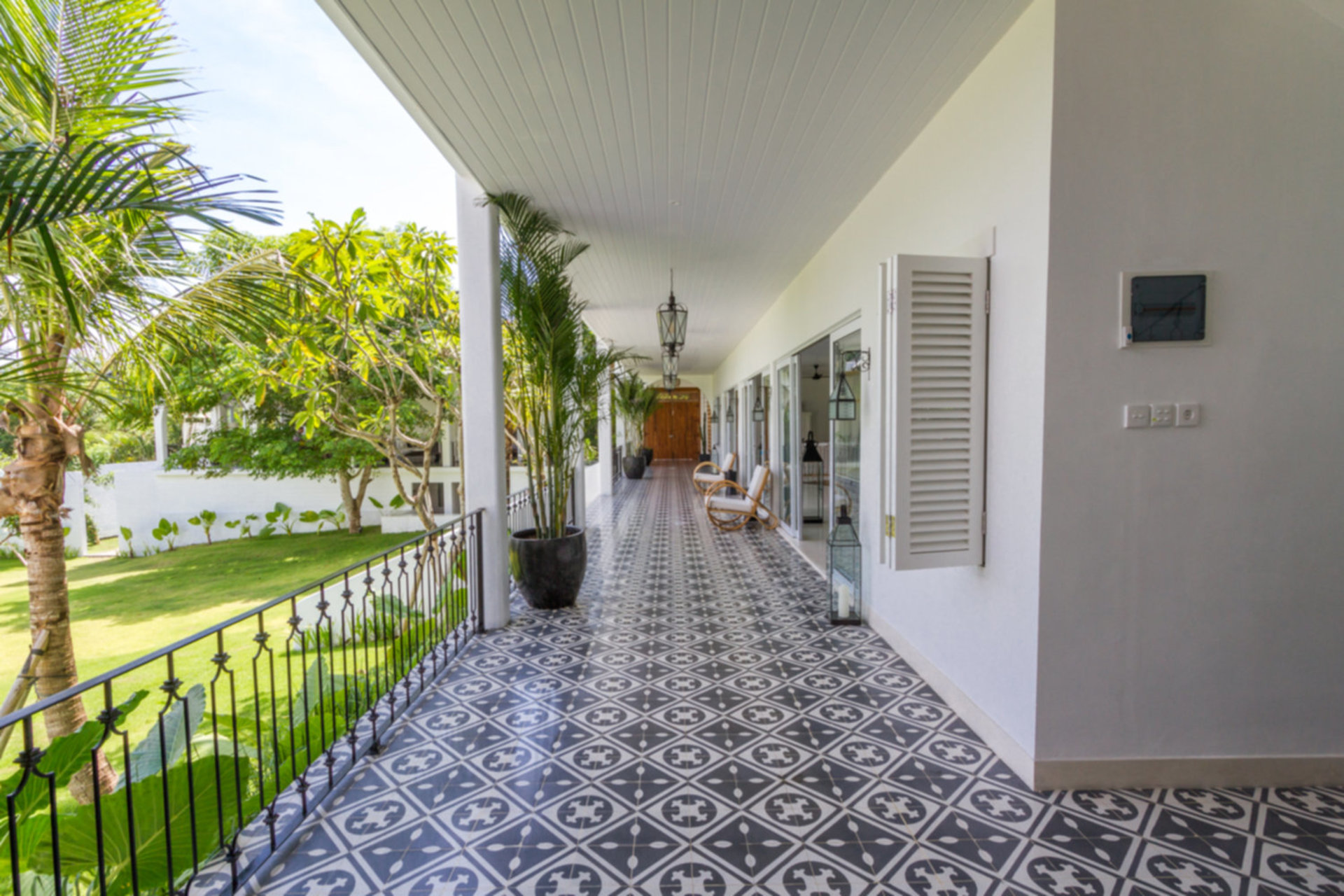 Stellen Sie sich vor, Ihre Familie mietet eine luxuriöse Ferienvilla mit 5 Schlafzimmern und atemberaubendem Meerblick, Bali Villa 2114