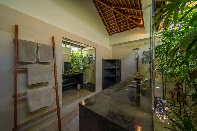 Luxuriöses 4-Schlafzimmer-Refugium in der Nähe des Double Six Beach, Bali Villa 2116