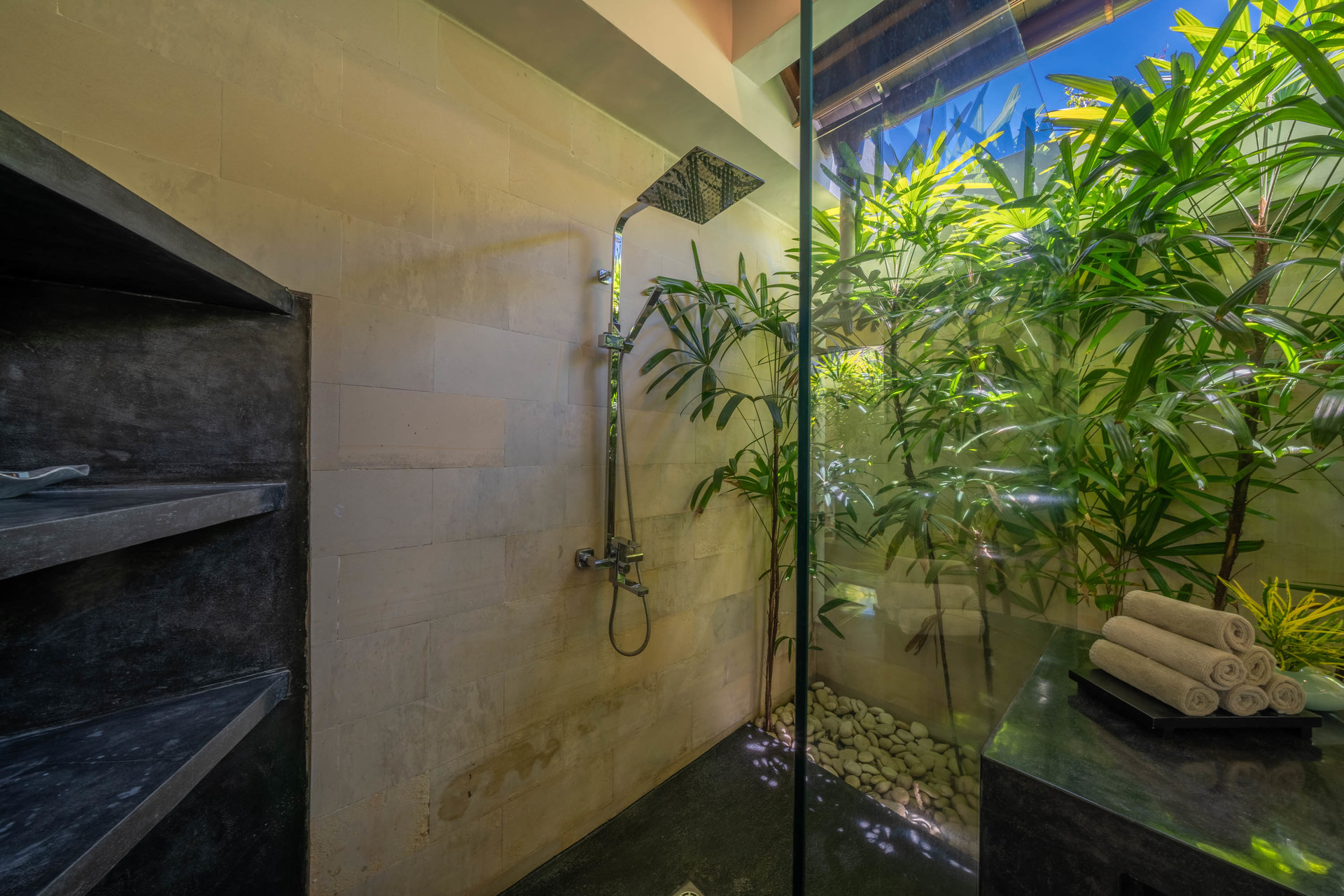 Luxuriöses 4-Schlafzimmer-Refugium in der Nähe des Double Six Beach, Bali Villa 2116