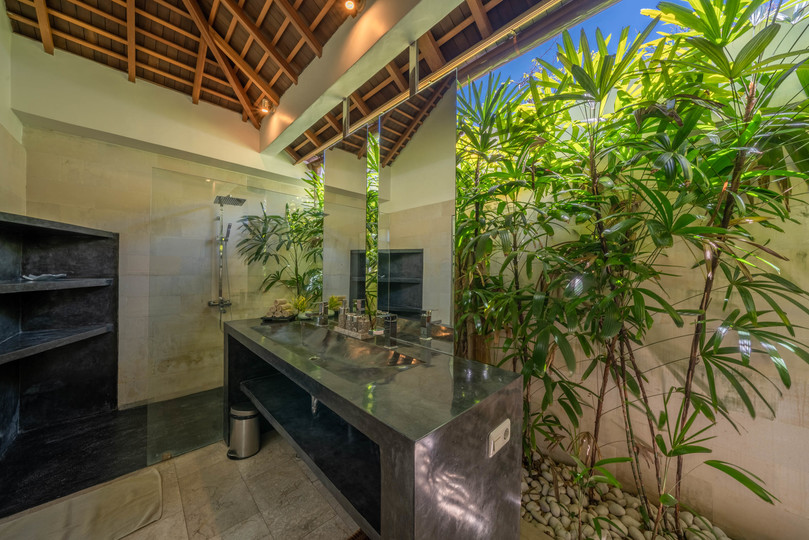 Luxuriöses 4-Schlafzimmer-Refugium in der Nähe des Double Six Beach, Bali Villa 2116