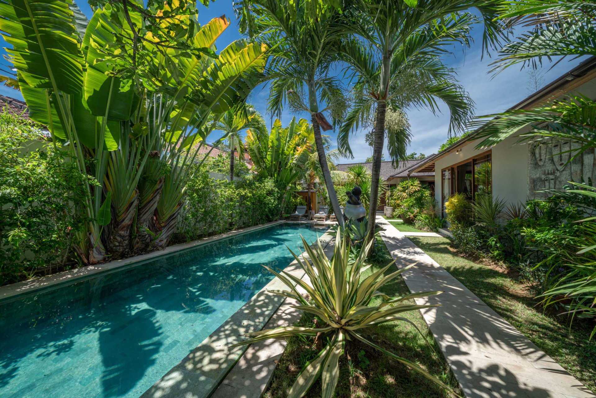 Luxuriöses 4-Schlafzimmer-Refugium in der Nähe des Double Six Beach, Bali Villa 2116