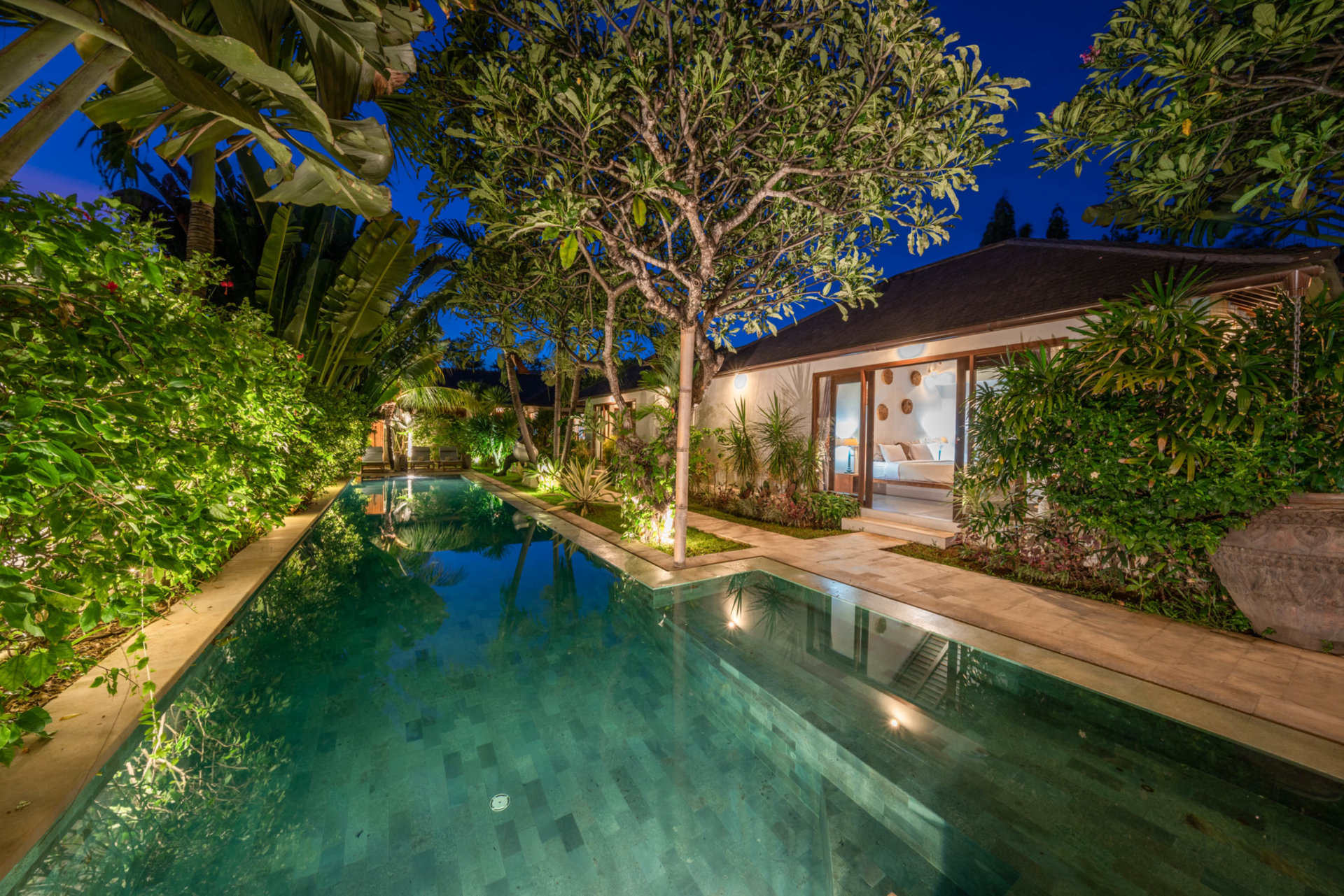 Luxuriöses 4-Schlafzimmer-Refugium in der Nähe des Double Six Beach, Bali Villa 2116