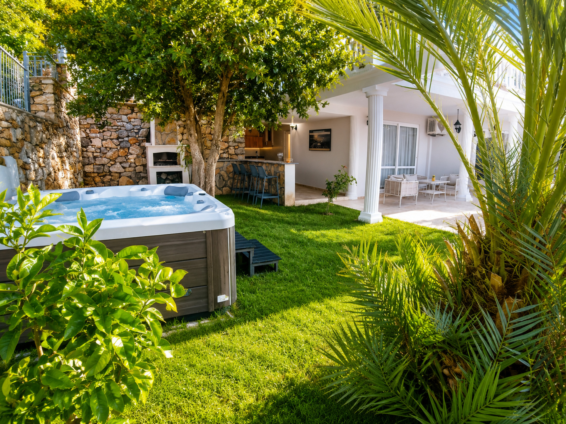 5 Star Villa Harmony – Sea & Mountain Escape