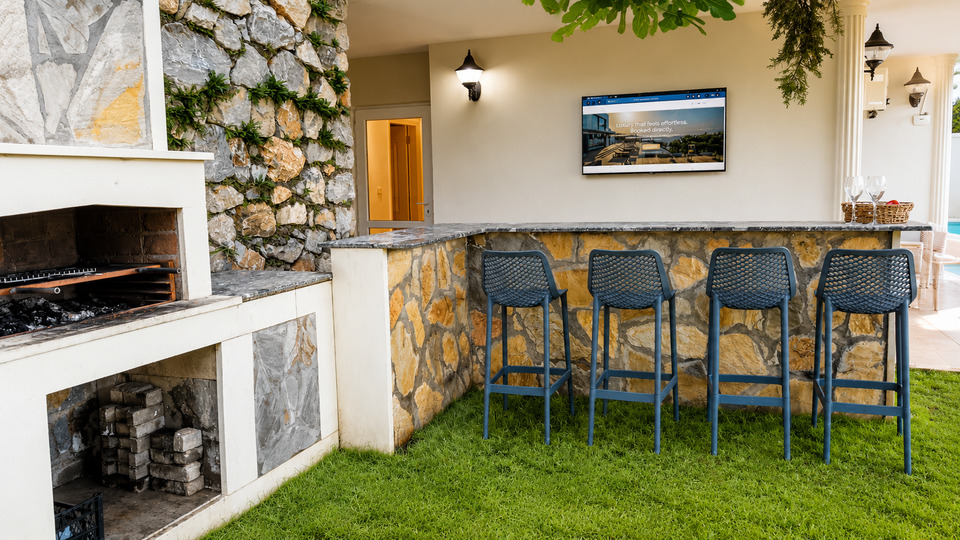 5 Star Villa Harmony – Sea & Mountain Escape