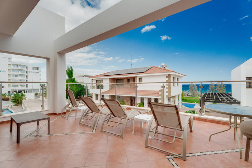 Prächtige Villa mit Meerblick vom Balkon in Protaras, Protaras Villa 1675