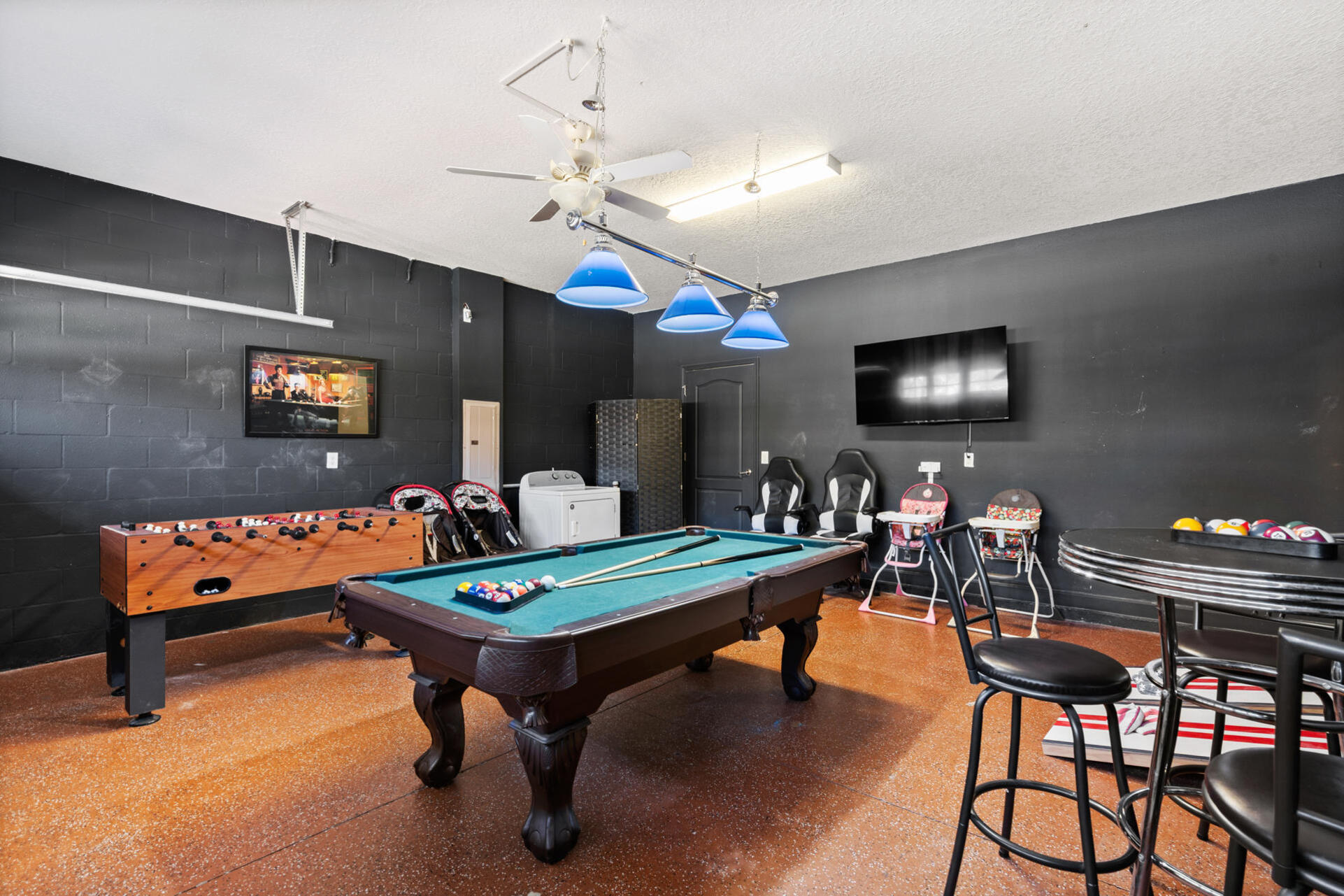 Game Room Pool Table Fossball 55" Smart TV