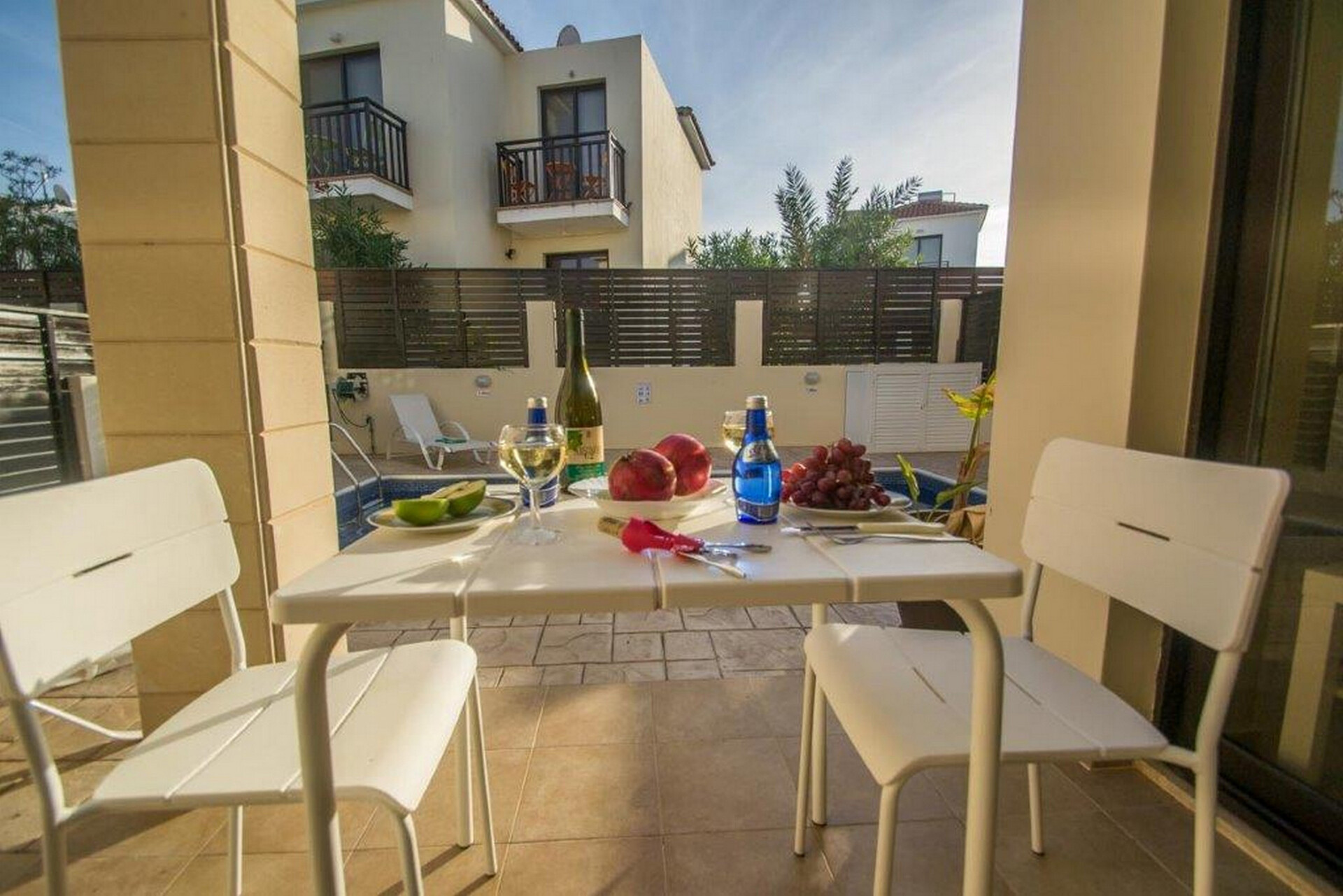 Mieten Sie eine Luxusvilla in der Nähe von allem, Famagusta Villa 1019