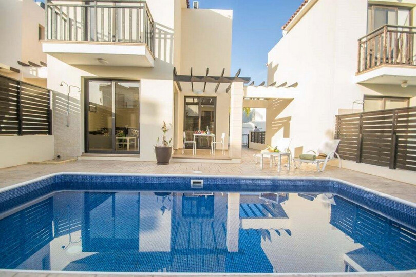 Mieten Sie eine Luxusvilla in der Nähe von allem, Famagusta Villa 1019