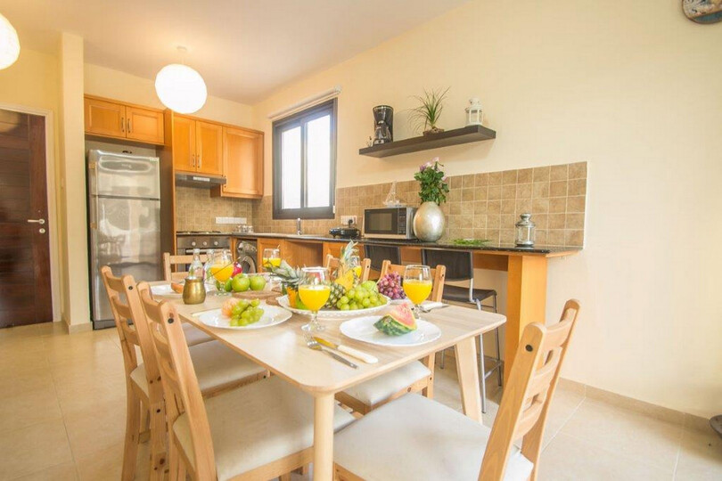 Mieten Sie eine Luxusvilla in der Nähe von allem, Famagusta Villa 1019