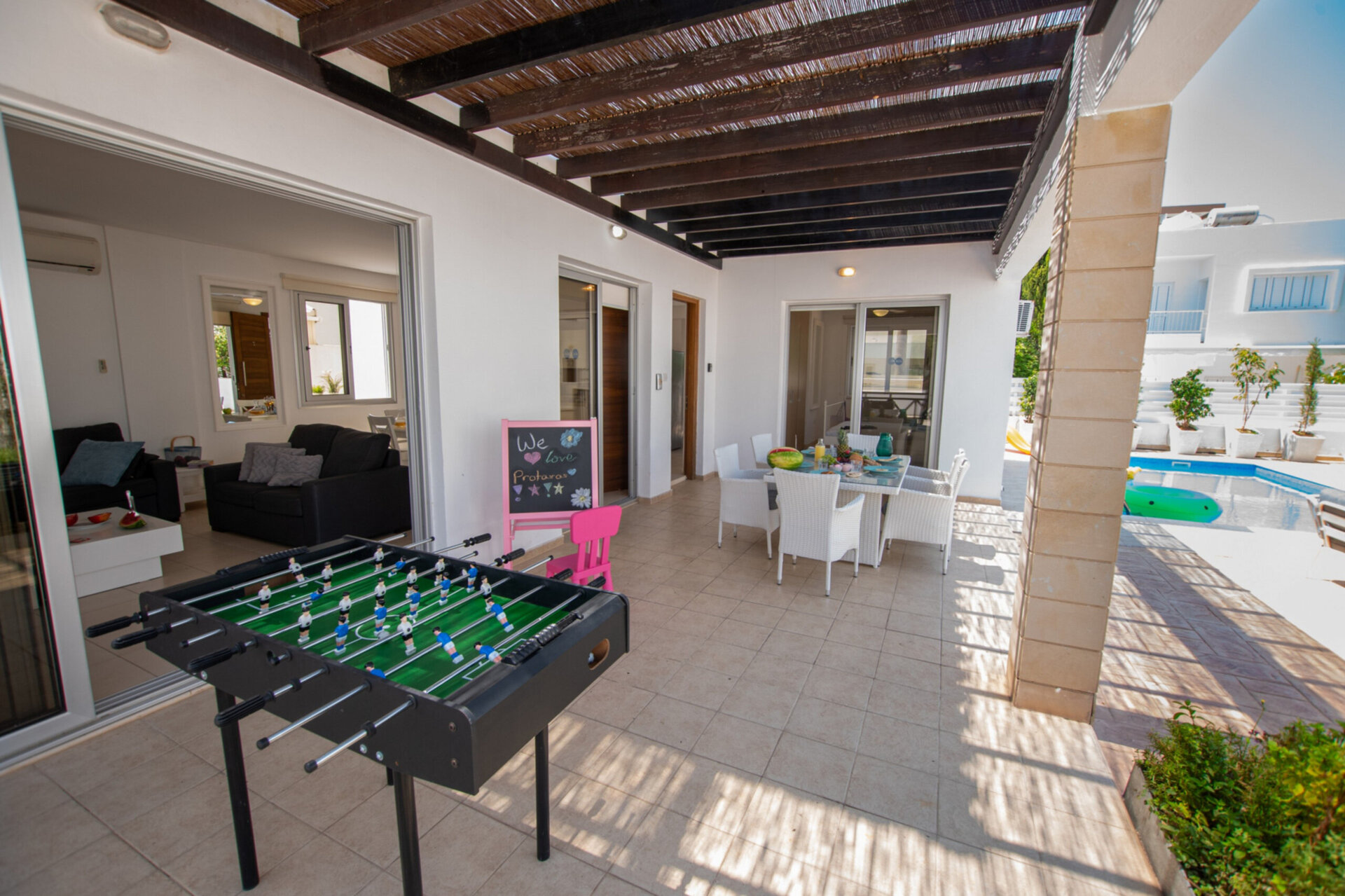 Mieten Sie eine luxuriöse 3-Zimmer-Strandvilla, Famagusta Villa 1020