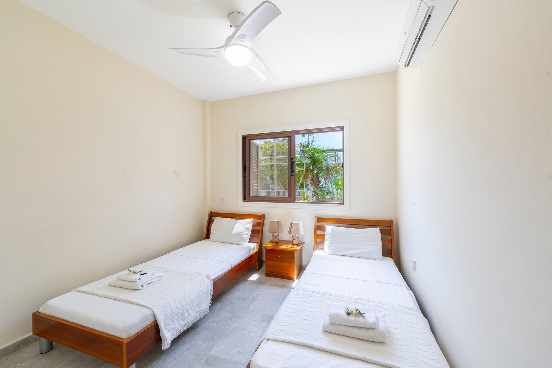 Luxuriöse 4-Zimmer-Strandvilla zur Miete, Famagusta Villa 1022