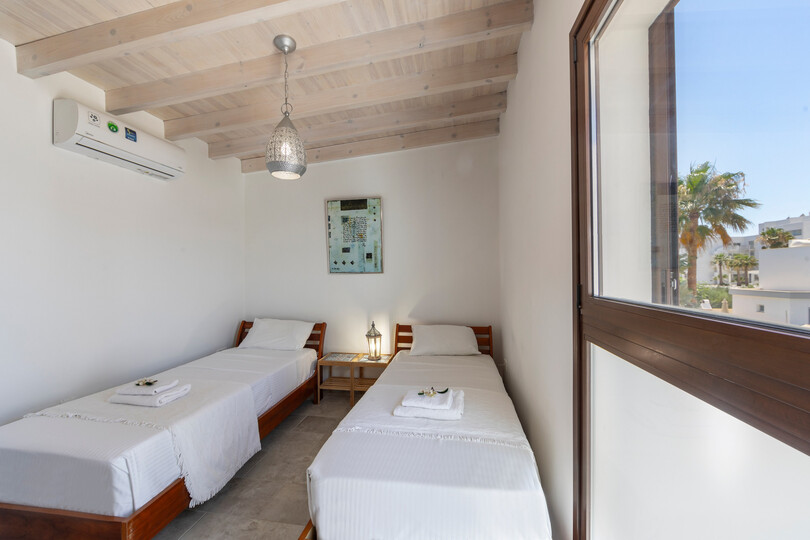 Luxuriöse 4-Zimmer-Strandvilla zur Miete, Famagusta Villa 1022