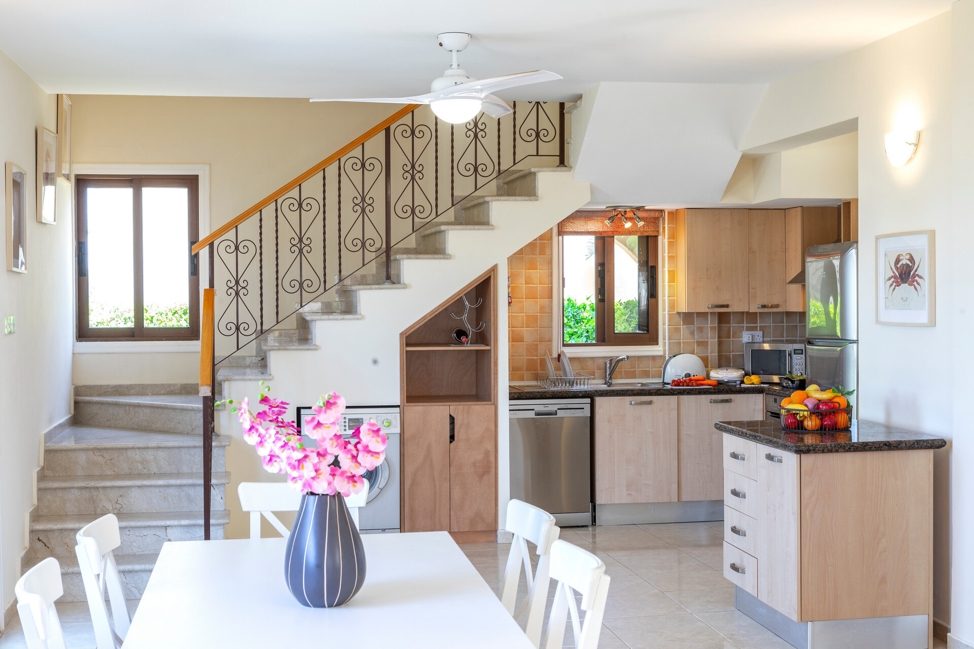 Luxuriöse 4-Zimmer-Strandvilla zur Miete, Famagusta Villa 1022