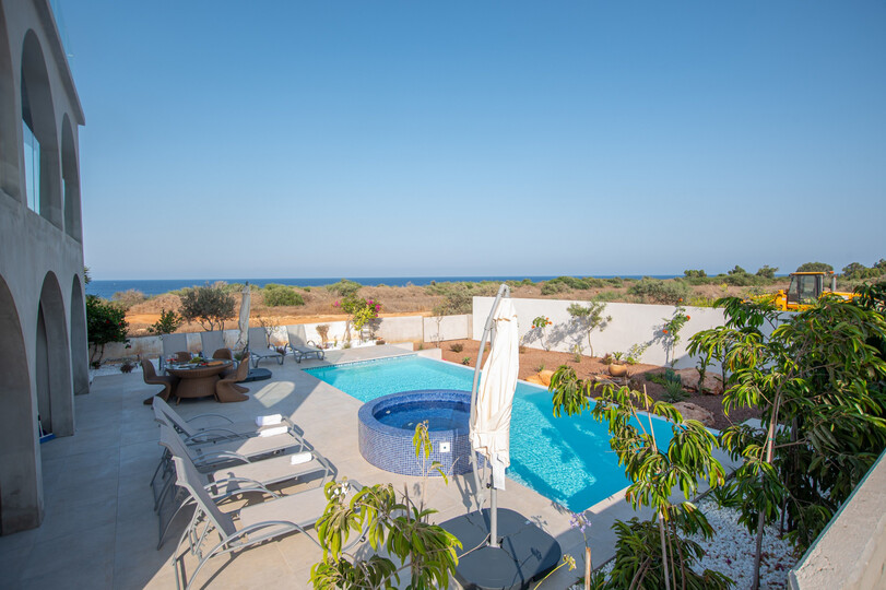 Ihre 5-Sterne-Strandvilla in Famagusta Villa 1024