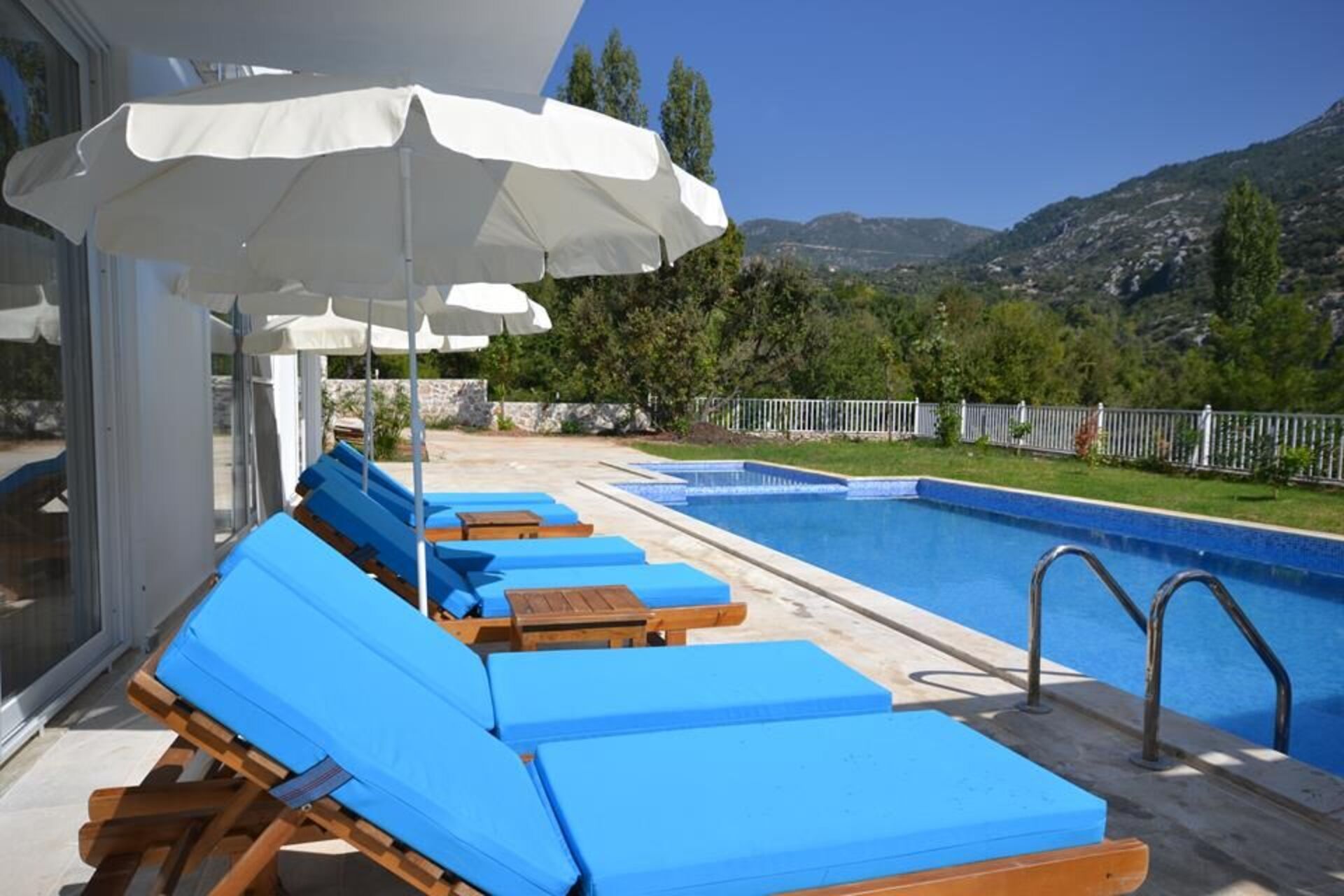 Mieten Sie Ihre eigene Luxusvilla mit 4 Schlafzimmern, Kalkan Villa 1071