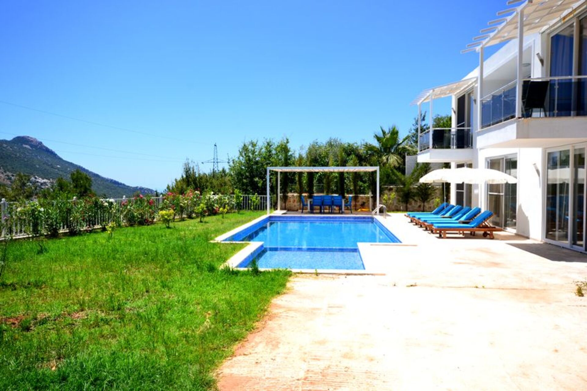Mieten Sie Ihre eigene Luxusvilla mit 4 Schlafzimmern, Kalkan Villa 1071