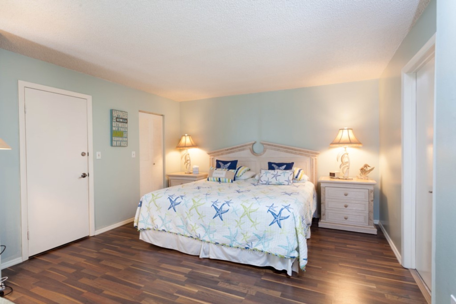 Luxuriöse Eigentumswohnung im zeitgenössischen Stil am Bonita Beach, Florida, Eigentumswohnung 5953