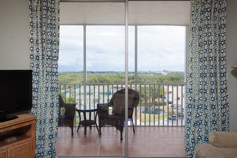 Luxuriöse Eigentumswohnung im zeitgenössischen Stil am Bonita Beach, Florida, Eigentumswohnung 5953