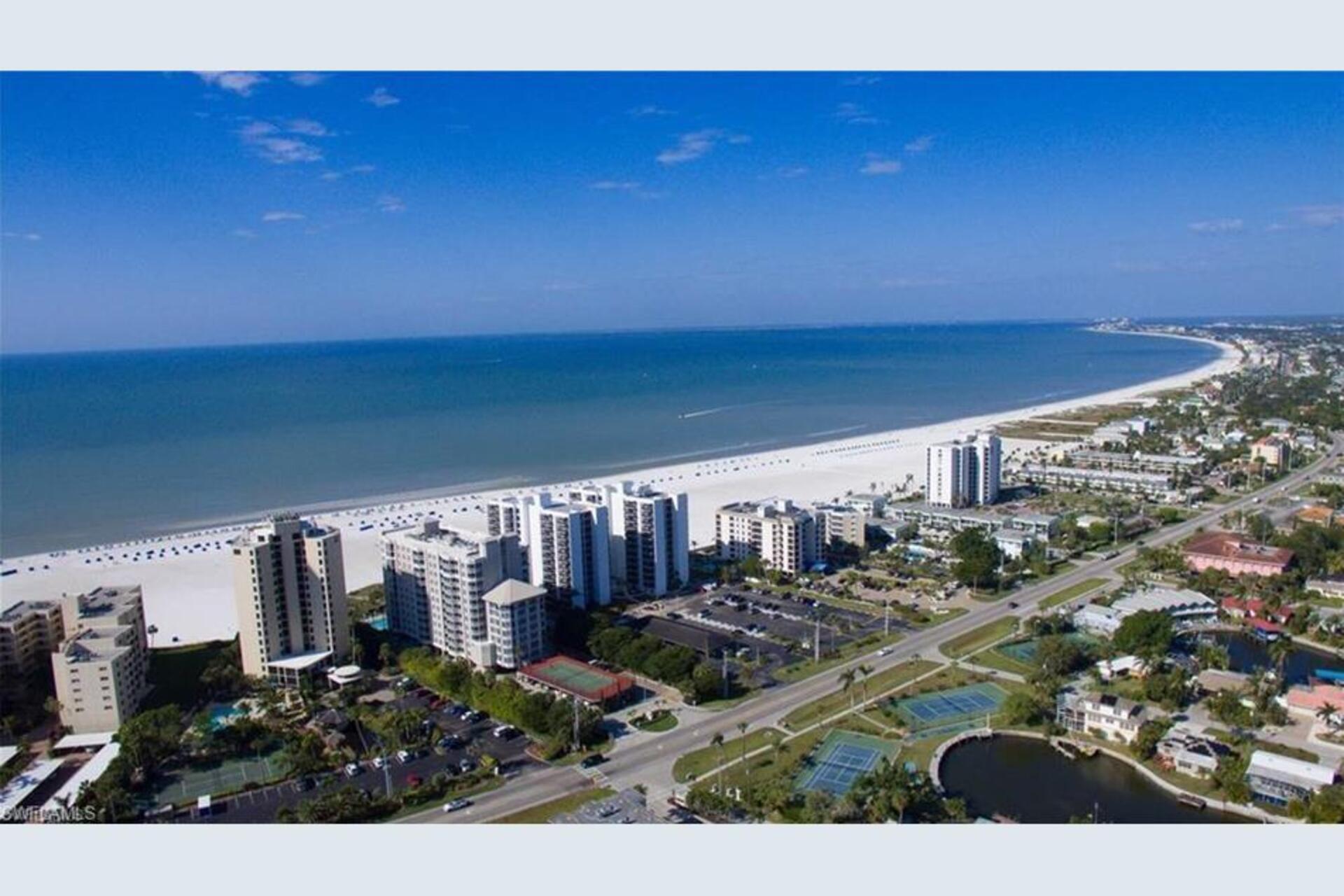 5-Sterne-Eigentumswohnung in einer der prestigeträchtigsten Gegenden in Estero Beach & Tennis, Florida, Eigentumswohnung 5946