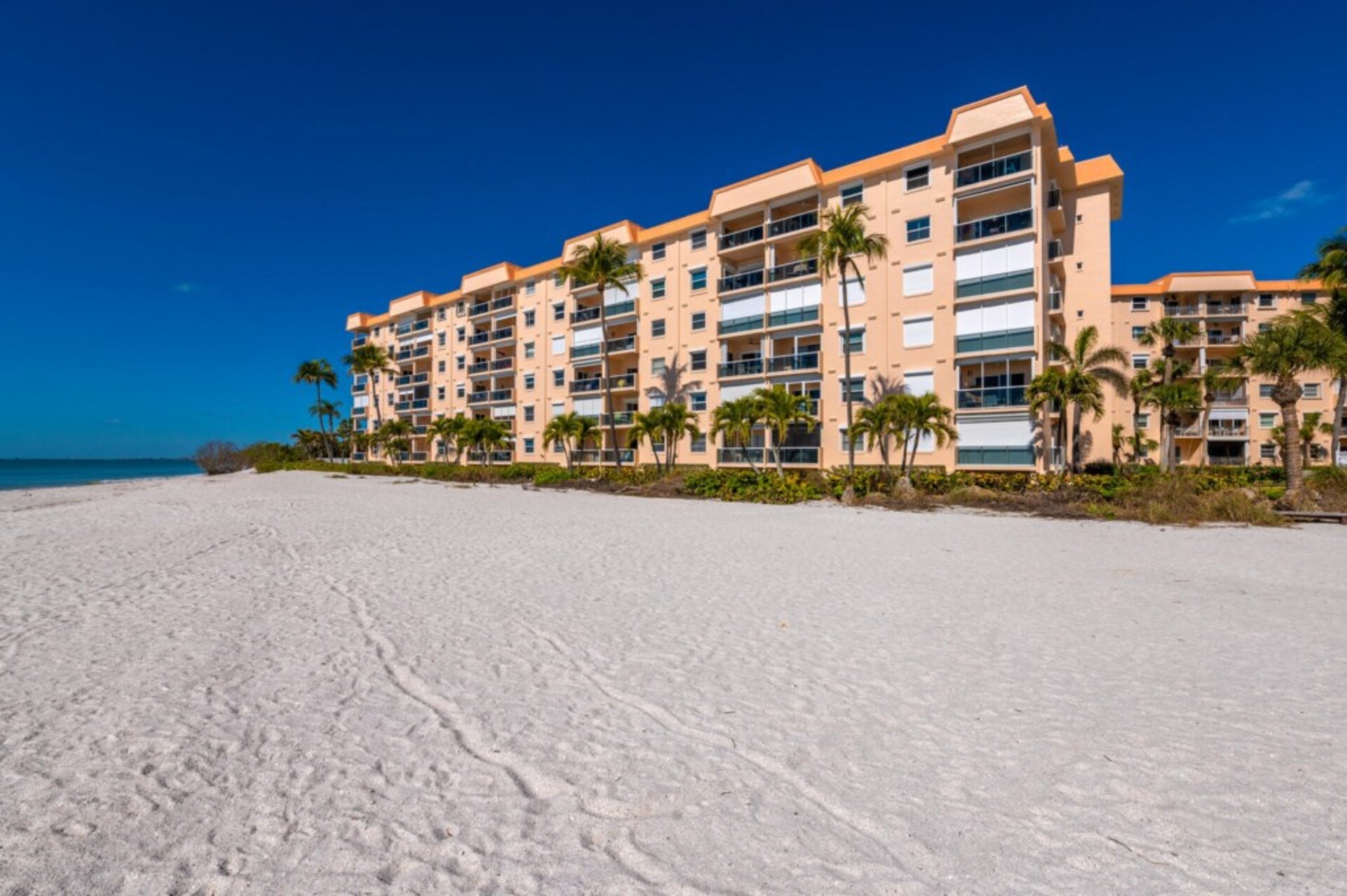 5-Sterne-Eigentumswohnung in einer der prestigeträchtigsten Gegenden in Leonardo Arms, Florida, Eigentumswohnung 5950