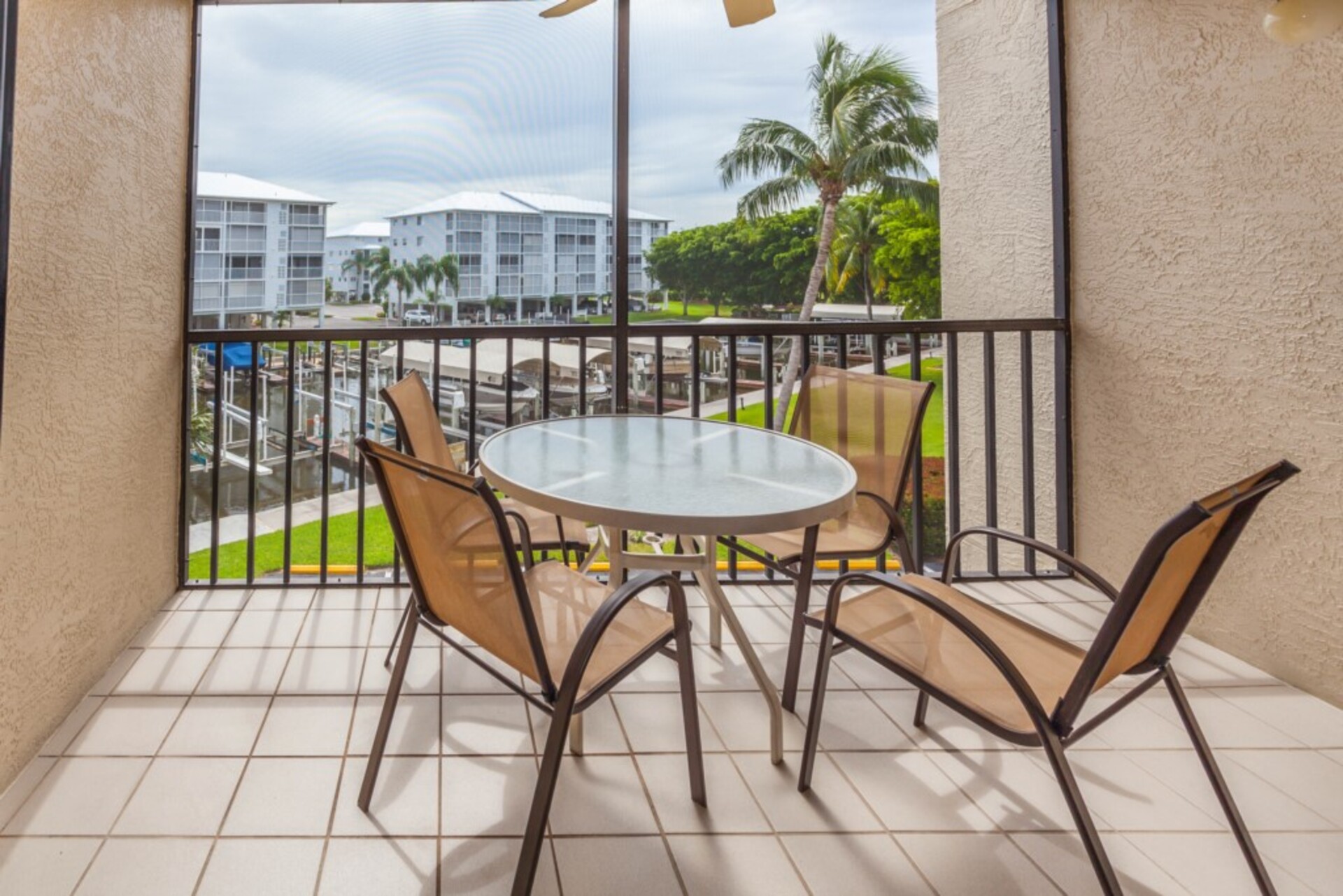 Exklusive Ferienwohnung im Santa Maria Harbor Resort, nur wenige Minuten von Disney, Florida Condo 5967