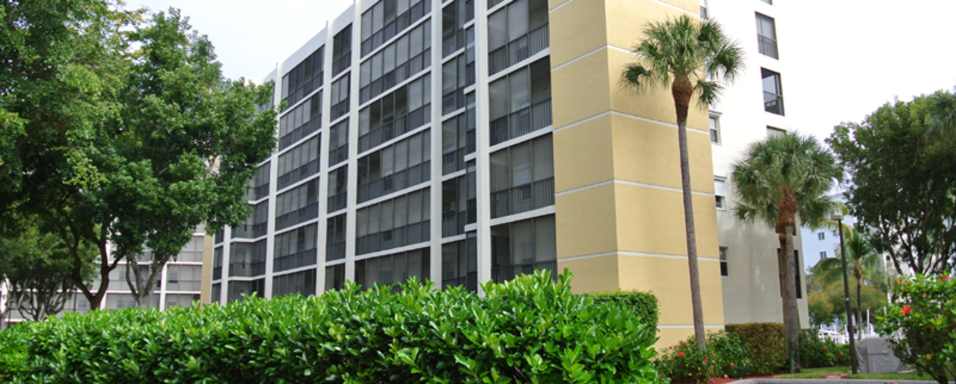 Luxuriöse Eigentumswohnung im zeitgenössischen Stil in Hibiscus Point, Florida, Eigentumswohnung 5933
