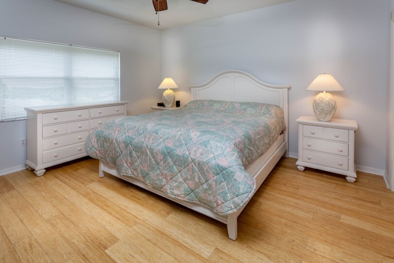 Luxuriöse Eigentumswohnung im zeitgenössischen Stil in Hibiscus Point, Florida, Eigentumswohnung 5933