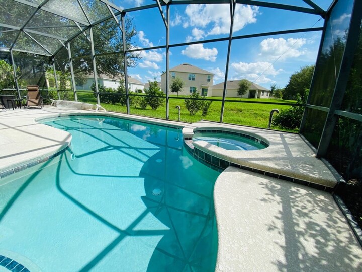 5-Sterne-Villa mit privatem Pool im Calabay Parc am Tower Lake, Florida Villa 6105