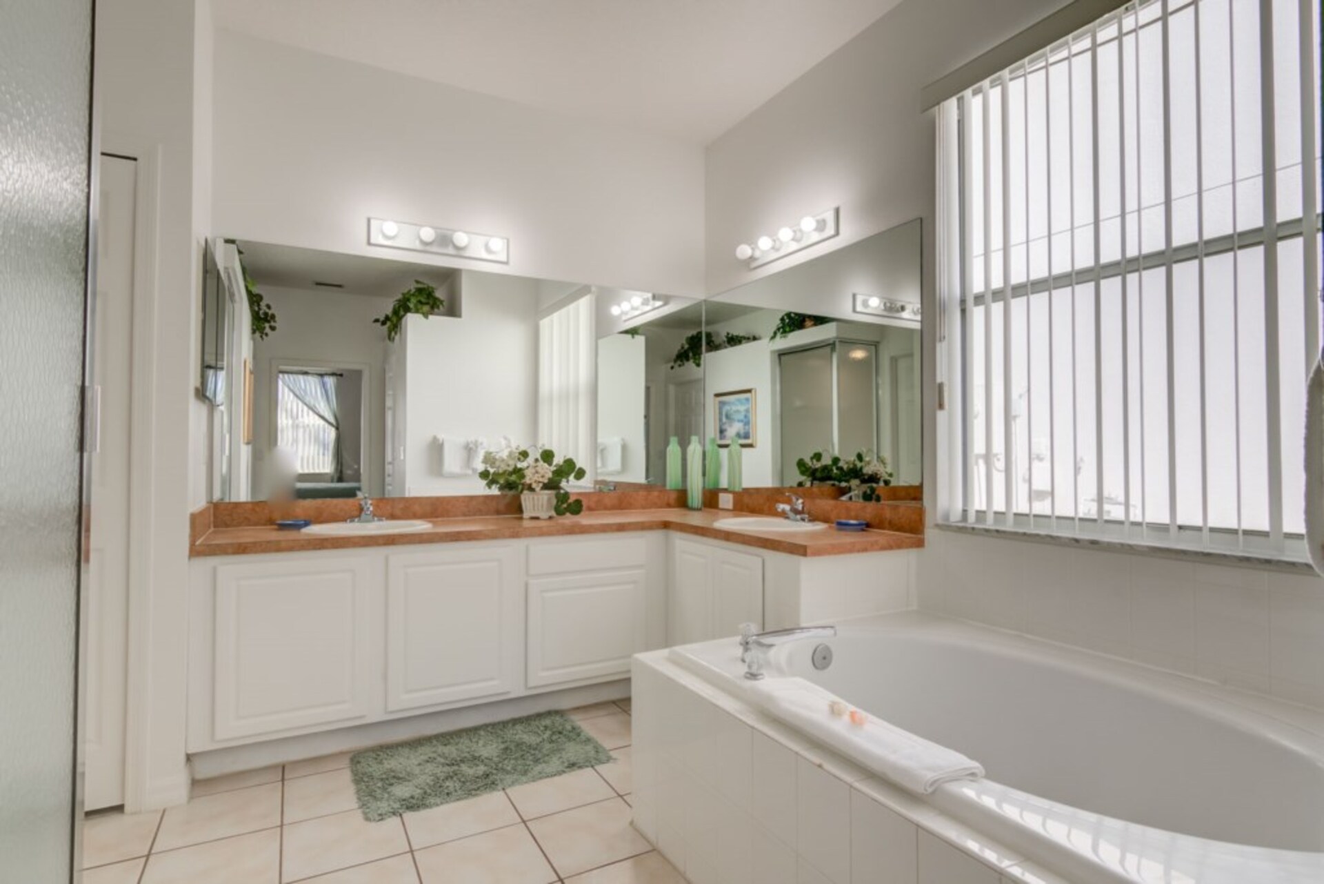 5 Sterne in einer der prestigeträchtigsten Gegenden im Calabay Parc am Tower Lake, Florida Villa 6117