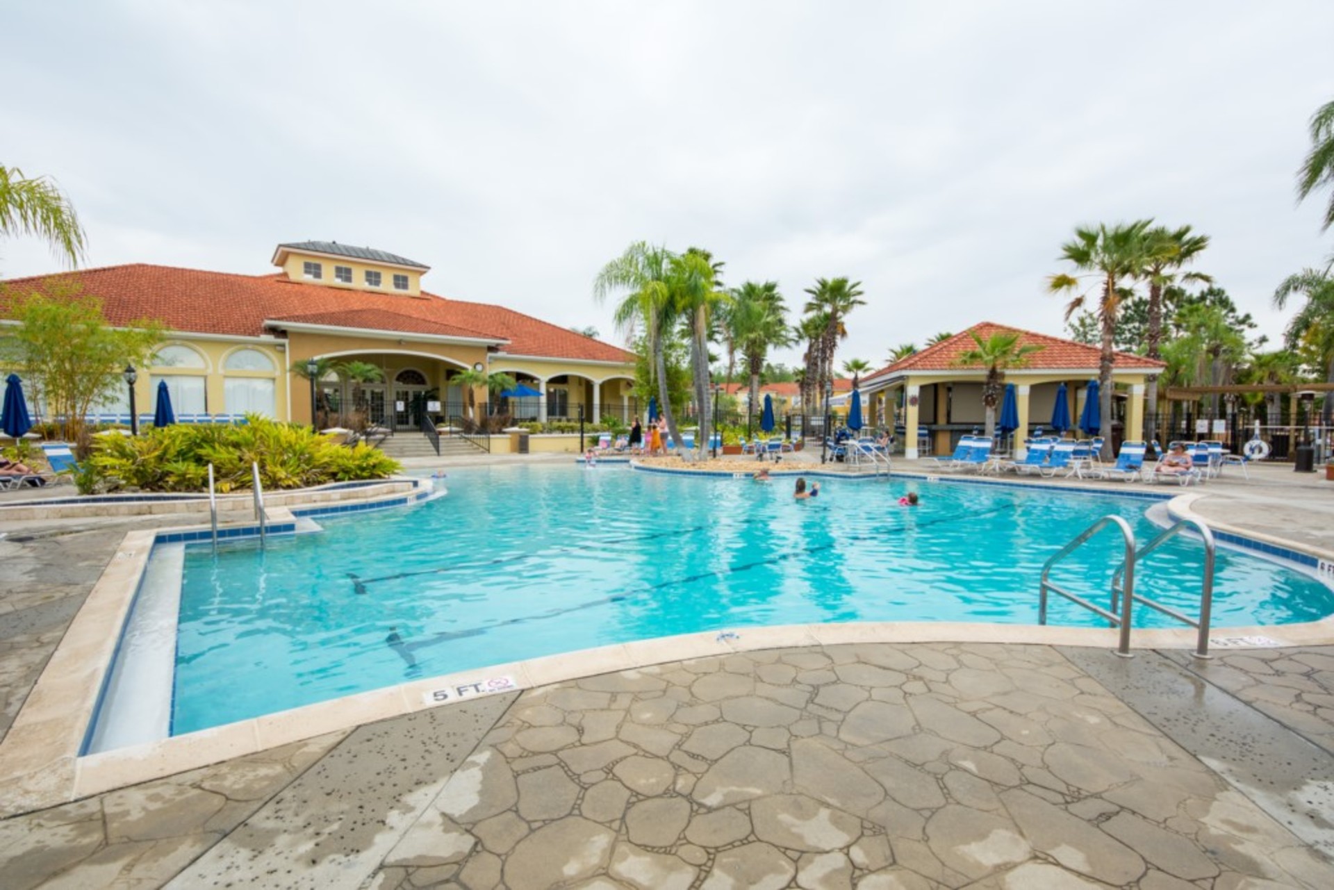 Luxuriöse Villa im zeitgenössischen Stil, Florida Villa 6198