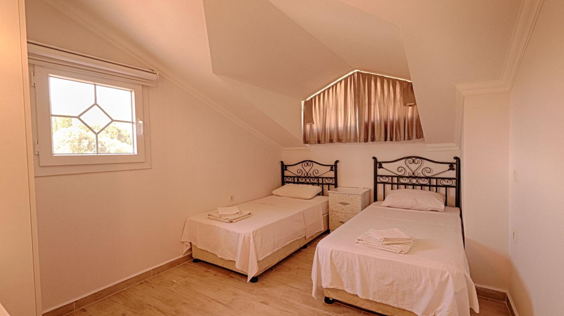 5 Star Villa with 4 Bedrooms, Fethiye Villa 1044