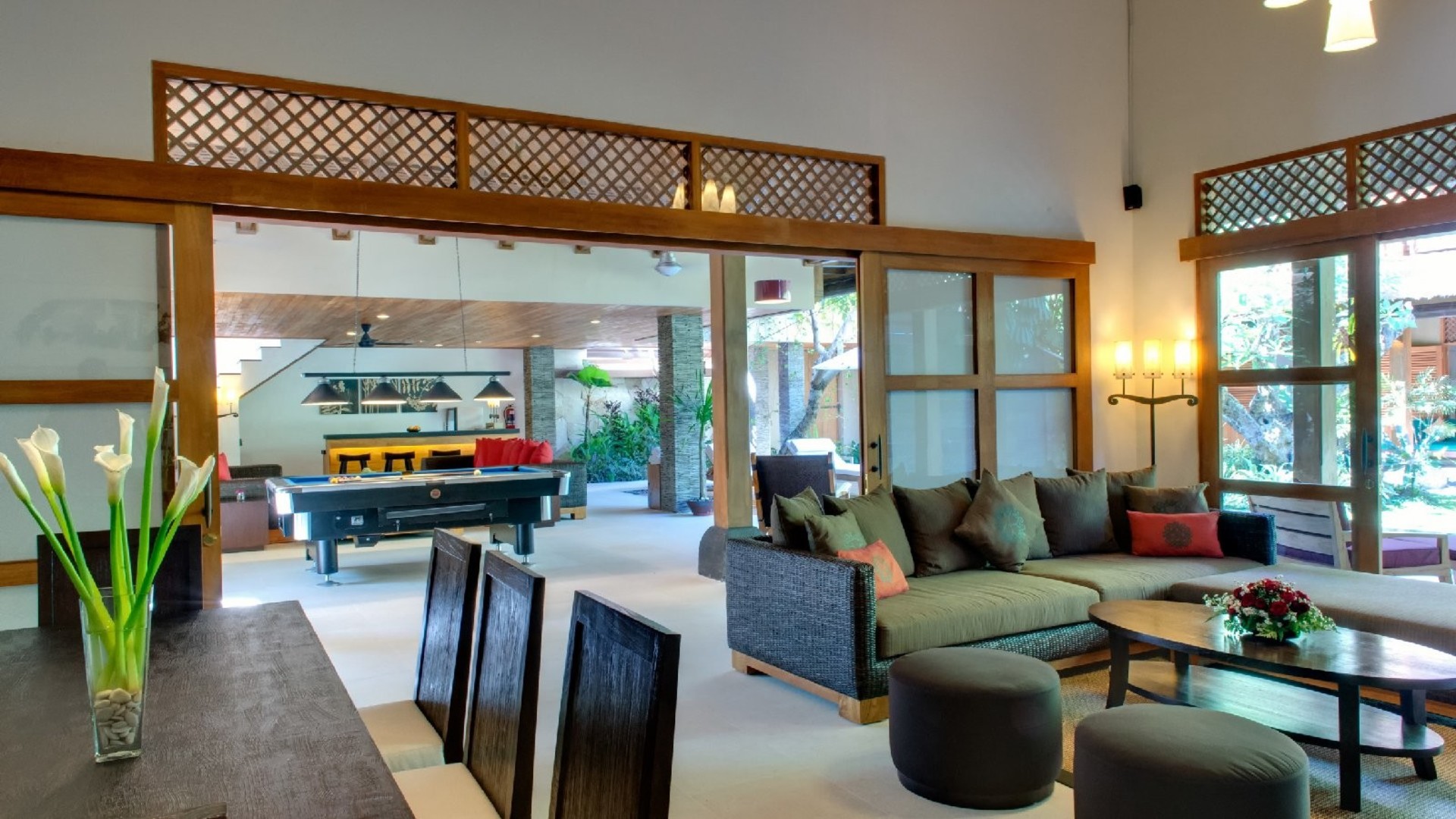 Ruhige Villa mit glitzerndem Swimmingpool, Bali Villa 2139