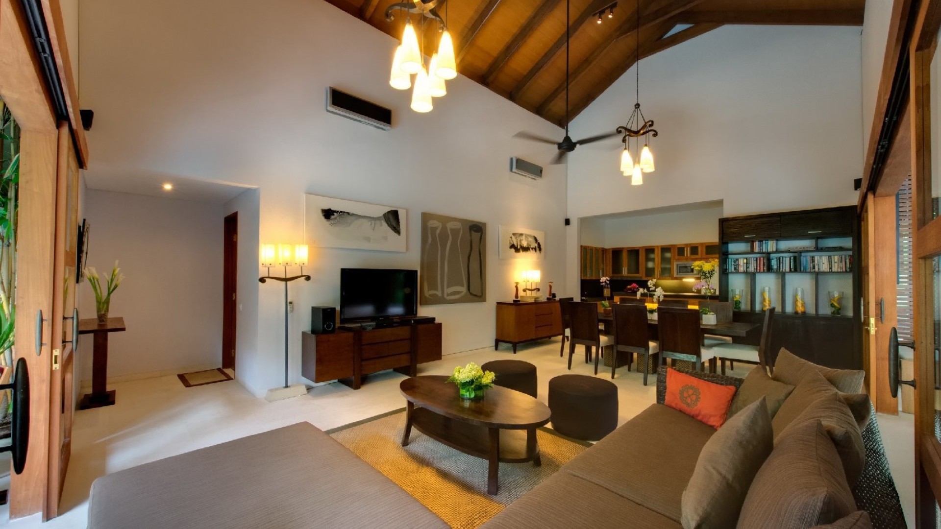 Ruhige Villa mit glitzerndem Swimmingpool, Bali Villa 2139