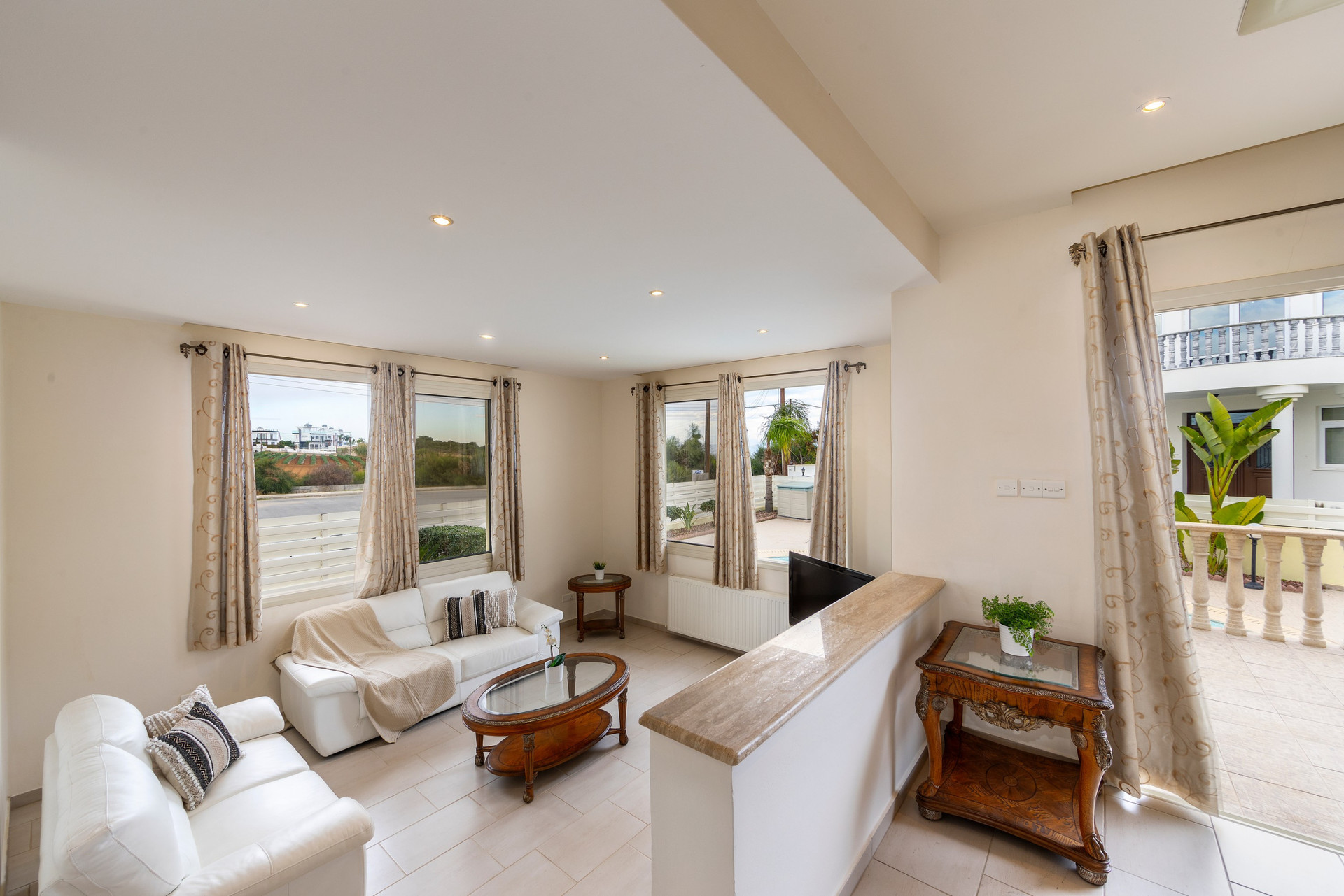 Die perfekte Luxusvilla, Protaras Villa 1039