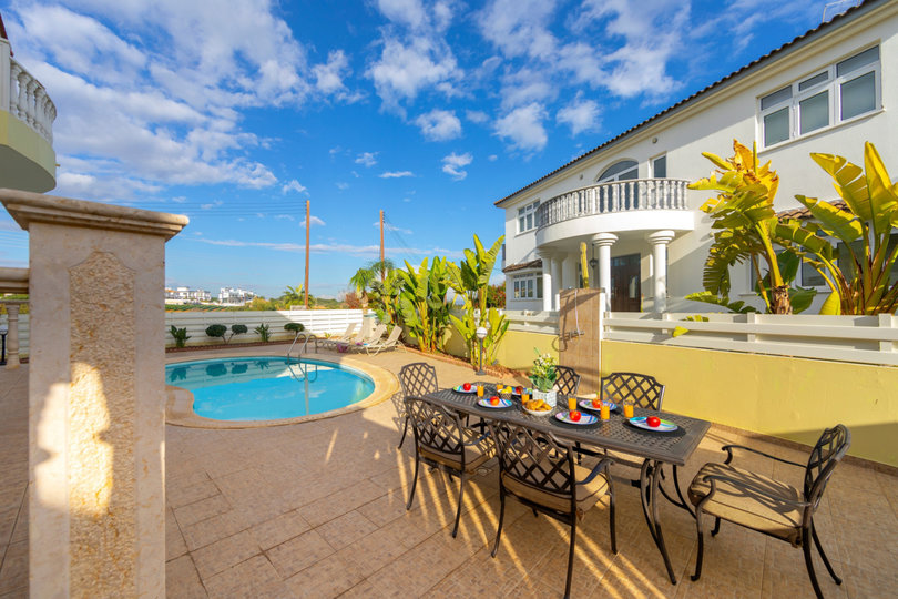 Die perfekte Luxusvilla, Protaras Villa 1039