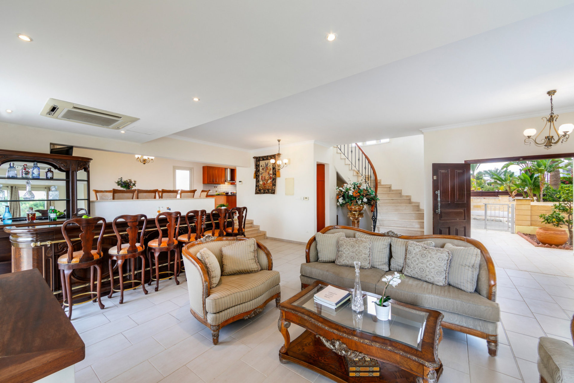 Die perfekte Luxusvilla, Protaras Villa 1039